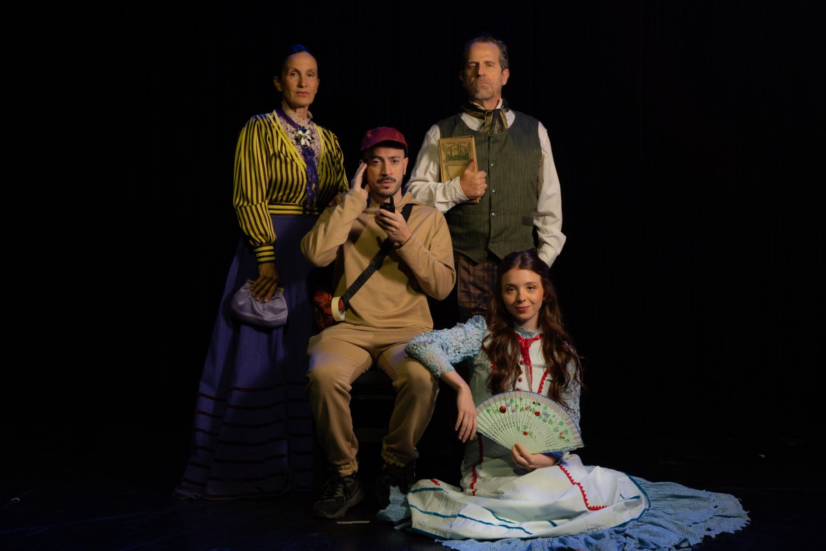 El asistente:  hasta dónde sostener un ensayo en medio del caos de un elenco al borde del&nbsp;colapso